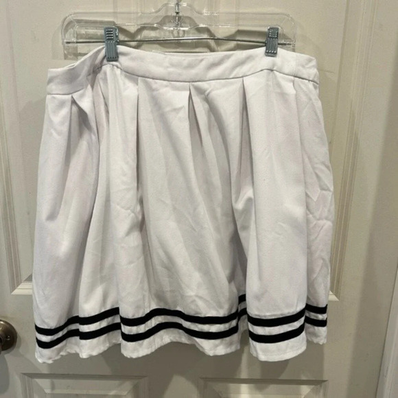 Hot Topic White Pleated Cheer‎ Skirt HT Size 0 / US 12/14 - Picture 5 of 9